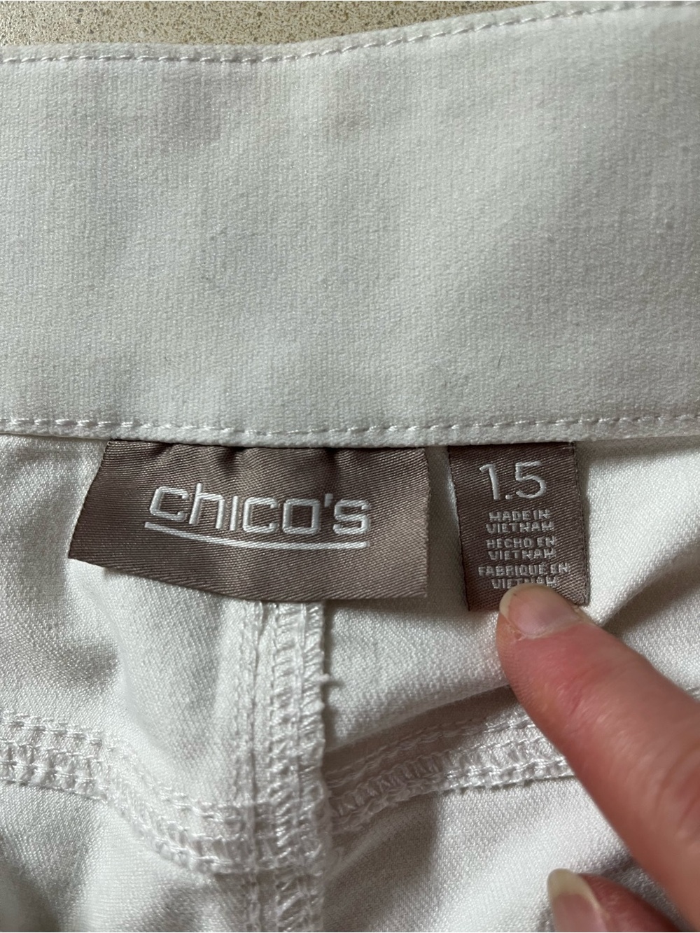 Chico's White Skinny Jeans No Stain Pull On Summer Minimalist Preppy Size 1.5 - Picture 2 of 6